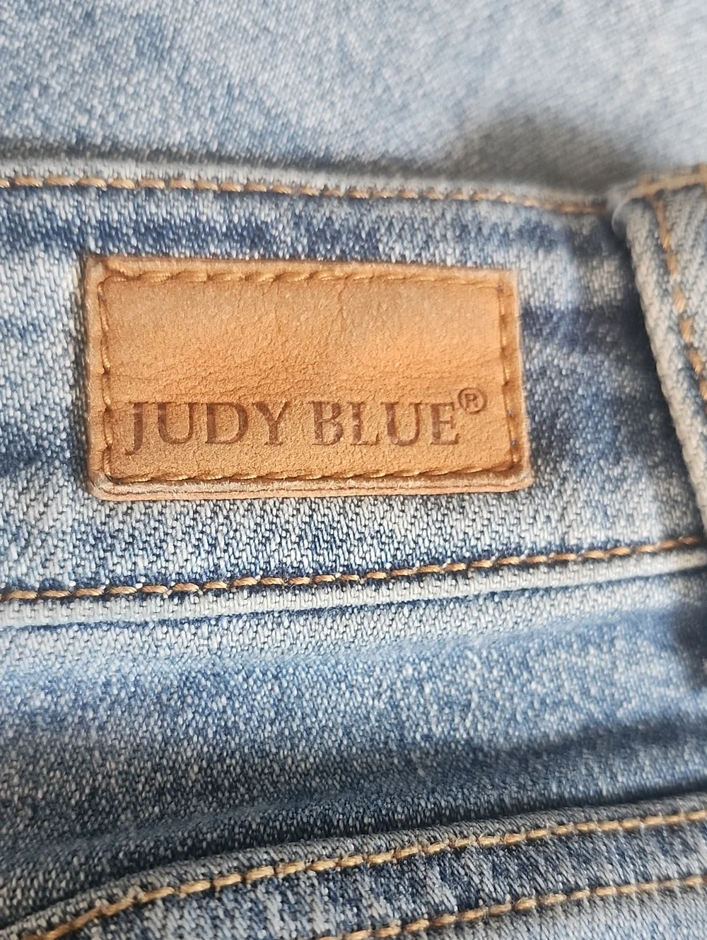 Judy Blue JB15103 MD High Rise Medium Blue Wash Cuffed Denim Jean Shorts, 3XL - Picture 5 of 7